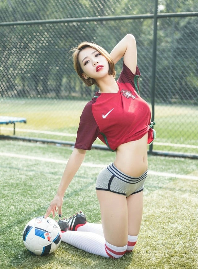 埃弗顿女足球星产后强势回归赛场